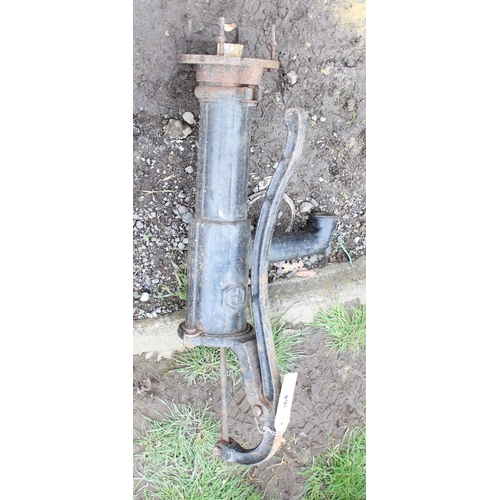 364 - Vintage cast iron water pump with original fixing bracket, approx 66cm tall