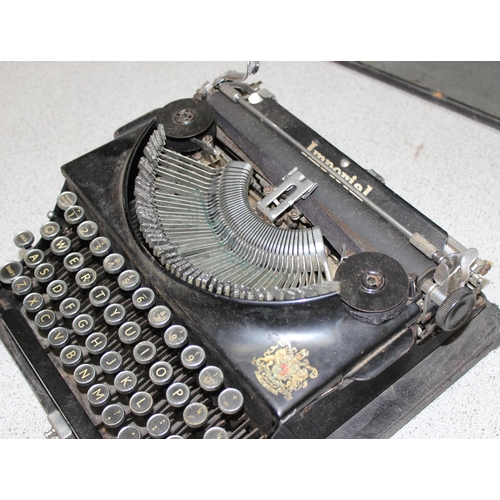 714 - Vintage Imperial 'The Good Companion' typewriter