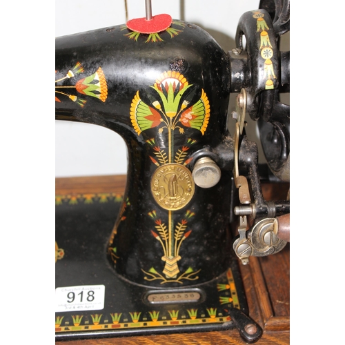 918 - Vintage Singer sewing machine with Art Nouveau decoration