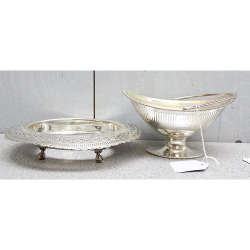 1070 - Qty of assorted silver plated items and other metalware, mainly antique pieces