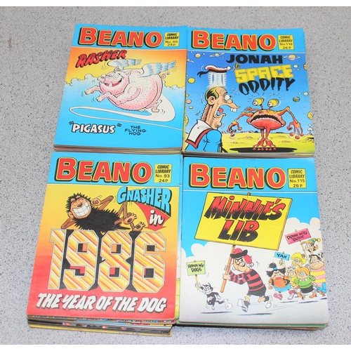 552A - Large qty of assorted Beano magazines and comics etc