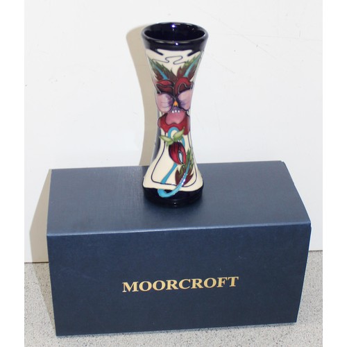 1676 - Moorcroft 