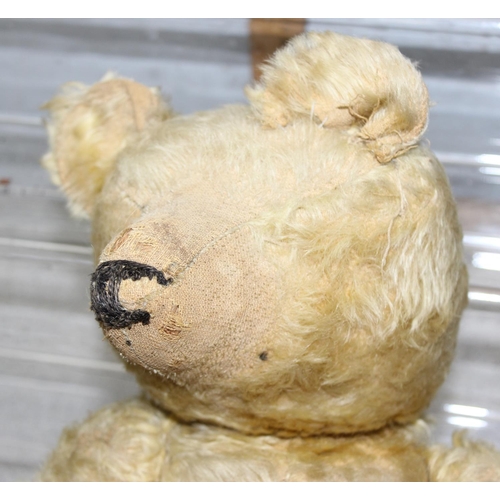 1552 - Qty of vintage toys and games, a vintage teddy bear etc