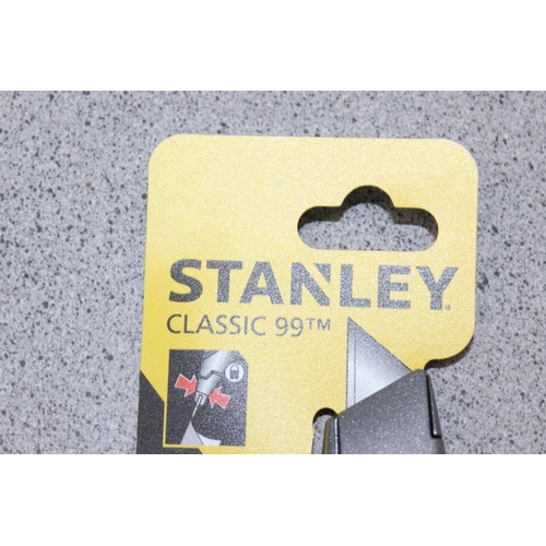 921 - 10 New old stock Stanley knives model classic 99 with 3 spare blades