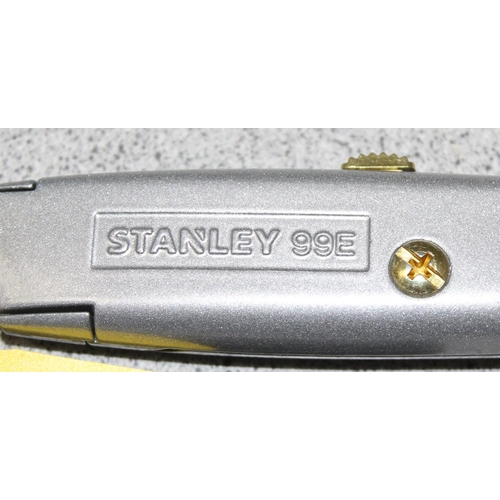 921 - 10 New old stock Stanley knives model classic 99 with 3 spare blades