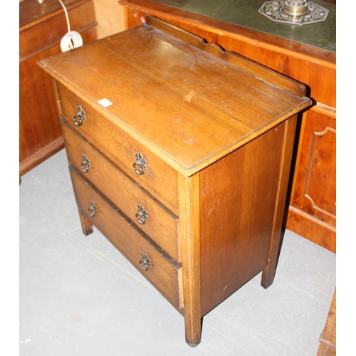 21 - An early 20th century oak 3 drawer chest of drawers, approx 77cm wide