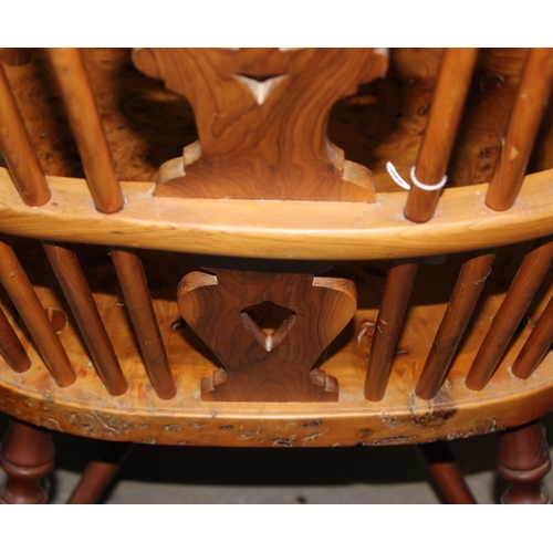 2 - Stewart Linford, a set of 8 (6+2), Burr Elm and Yew wood 18th century style country farmhouse wheel ... 