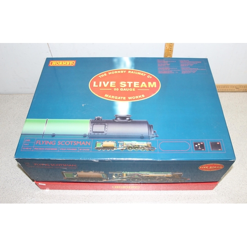 1500 - A Hornby 00 gauge Flying Scotsman live steam 00 gauge box set, in the original all-card box with pap... 