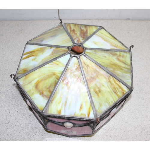 237 - An early 20th century Tiffany style leaded and stained glass light fitting of octagonal form, approx... 