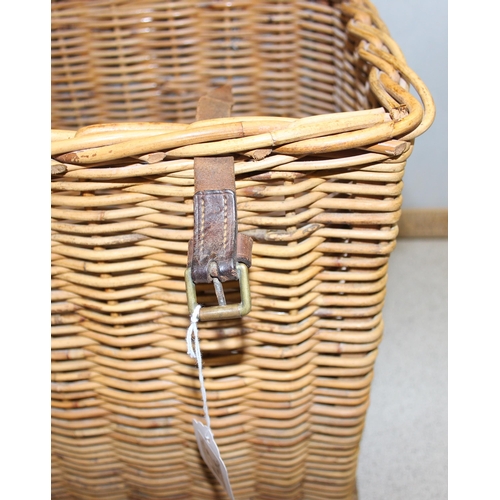 274 - A vintage wicker fishing basket, approx 47cm wide