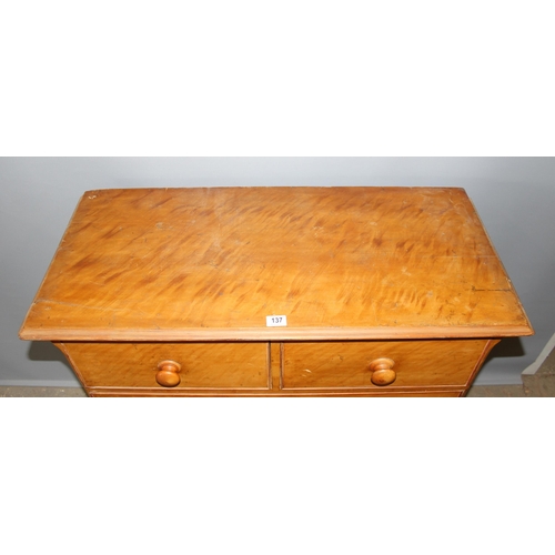 137 - Victorian scumbled pine 2 over 3 chest of drawers with bun handles, approx. width 104cm