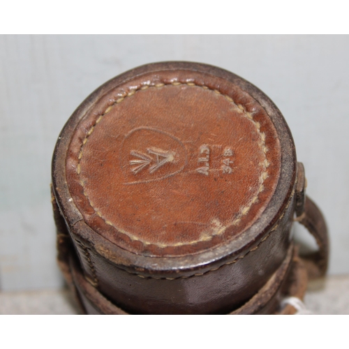 1409 - WWI war office issue military magnifying lens in original leather marked case with appropriate marki... 