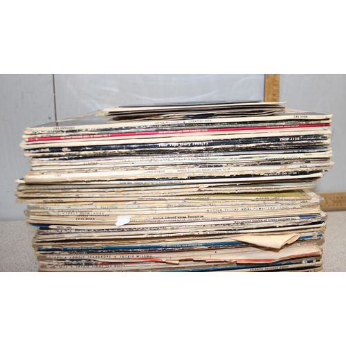 671 - Qty of vinyl LP records to include Gladys Knight and Elvis Presley amongst others