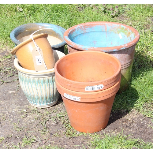 324 - Selection of garden pots to include terracotta and drip glaze examples (7)