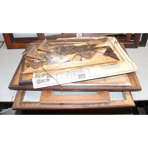 440 - Large qty of wooden picture frames of various sizes, some glazed or with loose glass