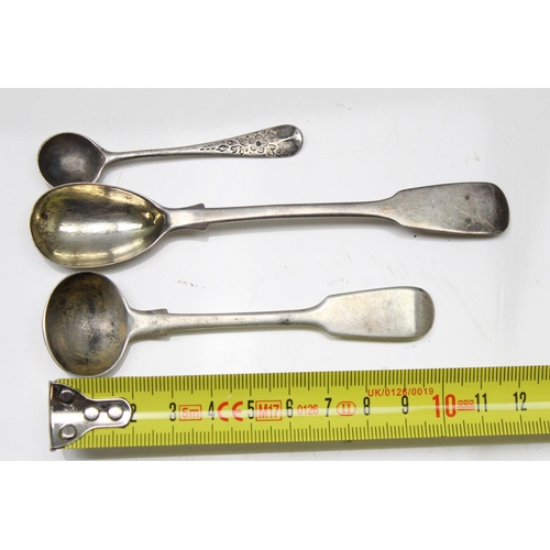 1008 - 2 Victorian silver salt spoons and a silver mustard spoon, approx 31.49g gross