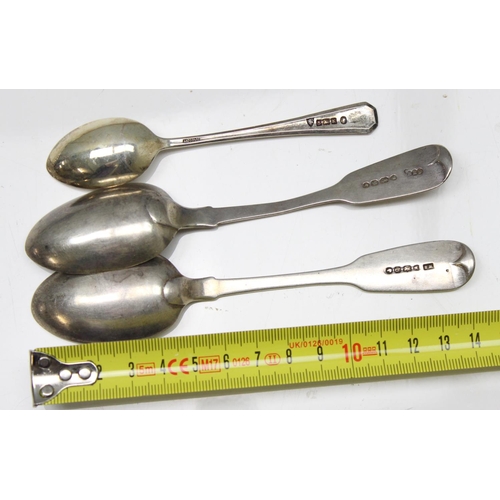 1008 - 2 Victorian silver salt spoons and a silver mustard spoon, approx 31.49g gross