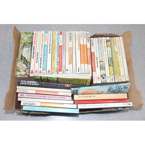 563 - Qty of assorted children's book, mostly paperback, to include novels by Enid Blyton