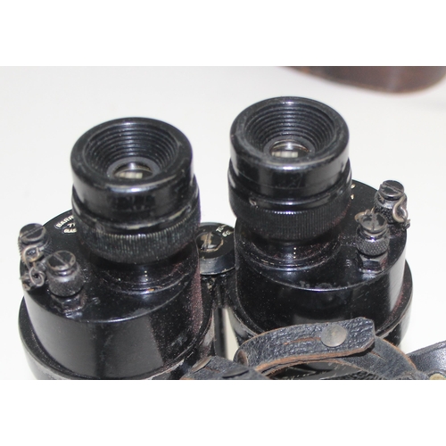 1416 - A pair of Barr & Stroud 7 x CF41 military binoculars in case, the binoculars dated 1948