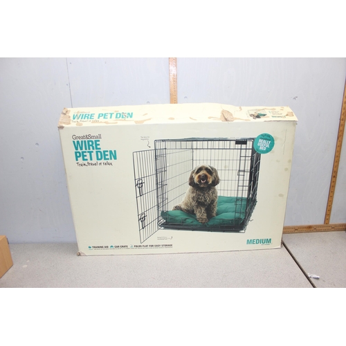 1793 - Great & Small wire pet den in box size medium approx 92cm x 62cm