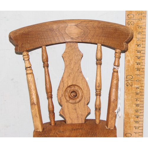 1538 - A pair of miniature antique style kitchen chairs, approx 30cm tall