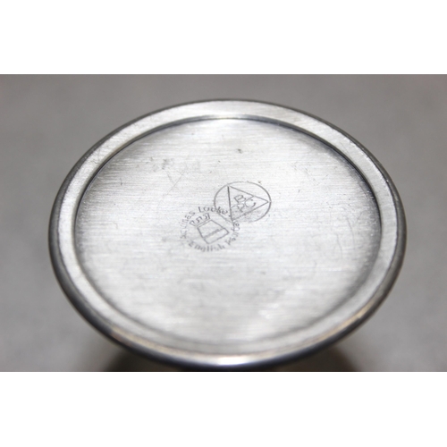 1037 - Qty of metalware to include silver plate, approx. 3.0kg gross, also including an antique Wedgwood bl... 