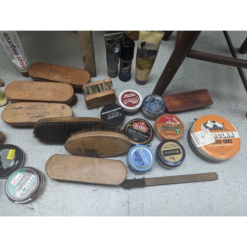 279 - A vintage wooden shoeshine box and contents, a small painted wooden stool and a gilt framed mirror (... 