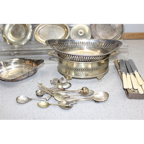 1014 - Collection of silver plated and other items to include trays, dishes and cutlery approx 2.9Kg