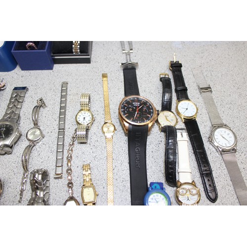 1307 - Quantity of vintage watches some boxed