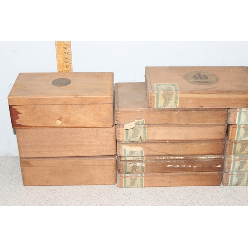 272 - Qty of empty vintage cigar boxes to include examples by Manikin & Claro