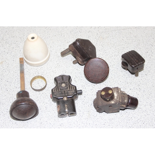 801 - Qty of Bakelite fittings mainly electrical