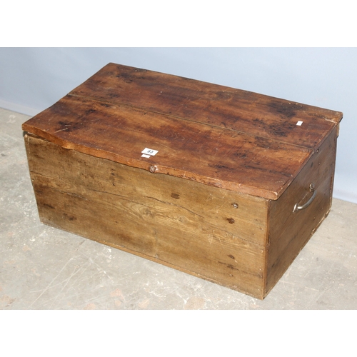 83 - A rustic oak trunk, approx 79cm wide x 50cm deep x 36cm tall