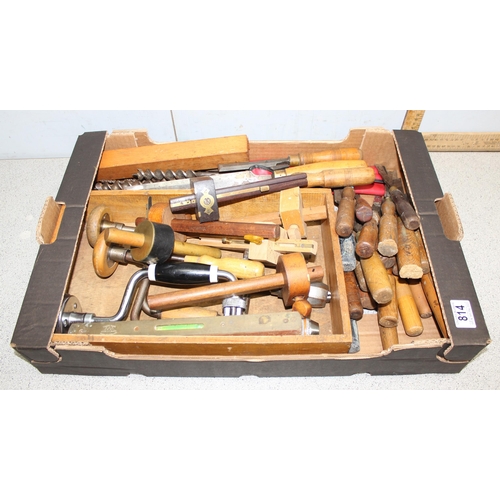 814 - A large qty of assorted woodworking tools to inc a number of chisels, a Sorby rosewood & brass morti... 