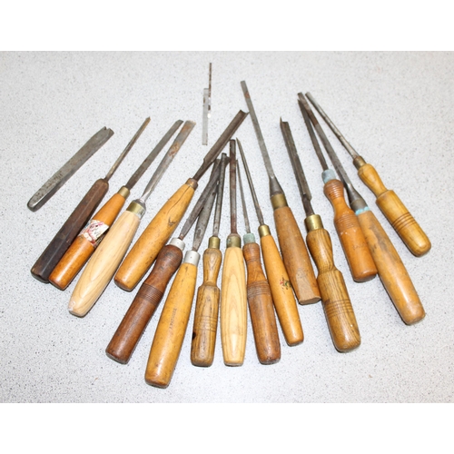 815 - Qty of assorted woodworking chisels to inc Robert Sorby & Marples etc