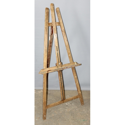 284 - A vintage wooden floor stand artist's easel, approx 168cm tall