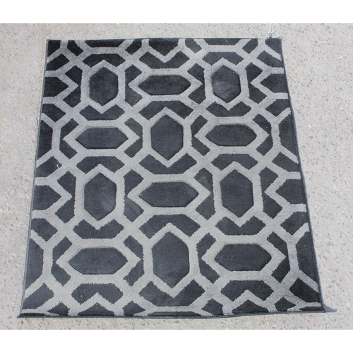 218 - Retro style rug, approx 157cm x 111cm