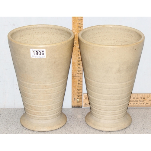 1806 - A pair of Art Deco designed vases by Hillstonia, each approx 26cm tall