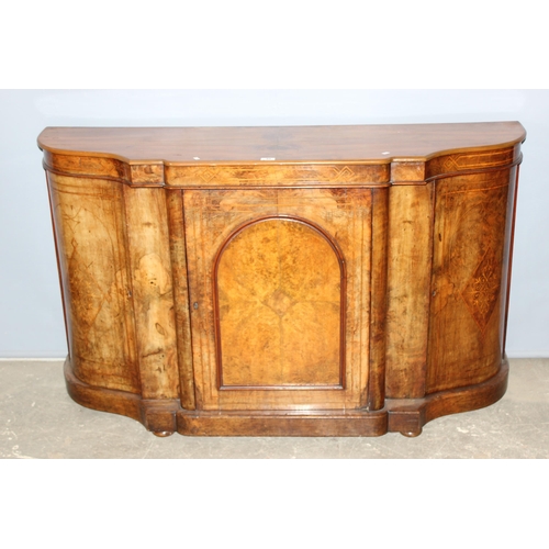 40 - A 19th century walnut credenza cabinet with marquetry inlay, approx 152cm wide