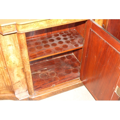 40 - A 19th century walnut credenza cabinet with marquetry inlay, approx 152cm wide