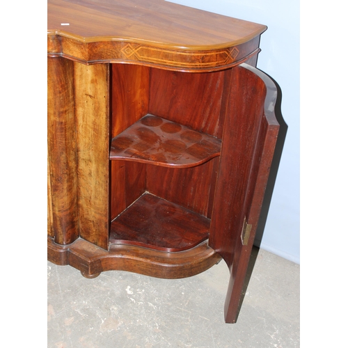 40 - A 19th century walnut credenza cabinet with marquetry inlay, approx 152cm wide