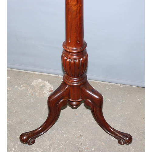 48 - A 19th-century walnut gentleman's shaving/vanity stand, having adjustable circular plain plate mirro... 