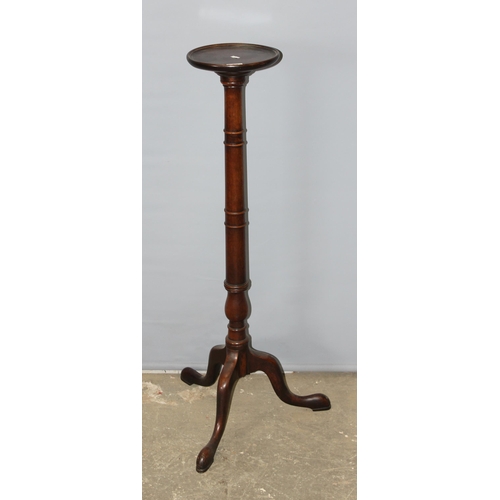 52 - An antique turned mahogany torchiere stand, approx 107cm tall