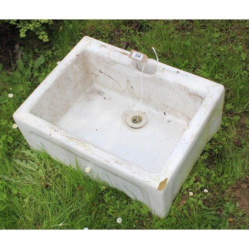 304 - Vintage ceramic Belfast sink, approx 61cm wide x 46cm deep x 25cm tall