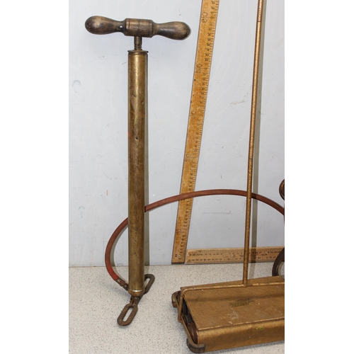 1734 - Vintage wooden carpet beater, a Green Arrow sweeper, 2 brass stirrup pumps & a brass fire extinguish... 