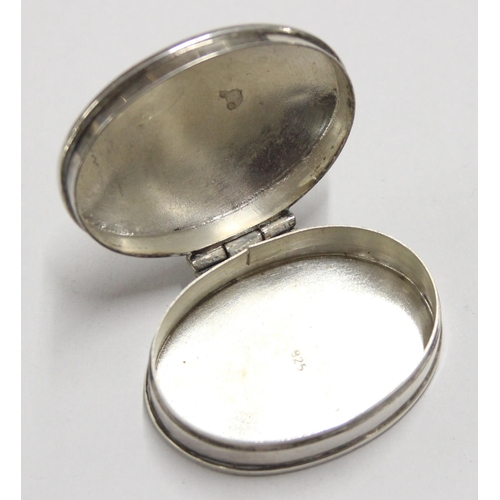 1017 - A small silver pill box, marked 925 and XRF confirmed, approx 13.94g gross