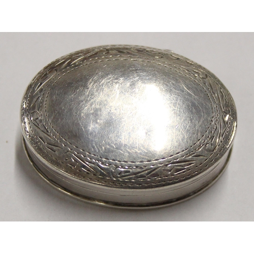 1017 - A small silver pill box, marked 925 and XRF confirmed, approx 13.94g gross