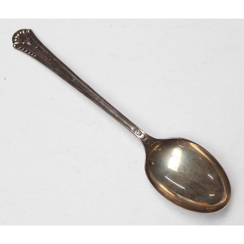 1018 - A boxed silver spoon, Sheffield 1935, approx 33.83g gross