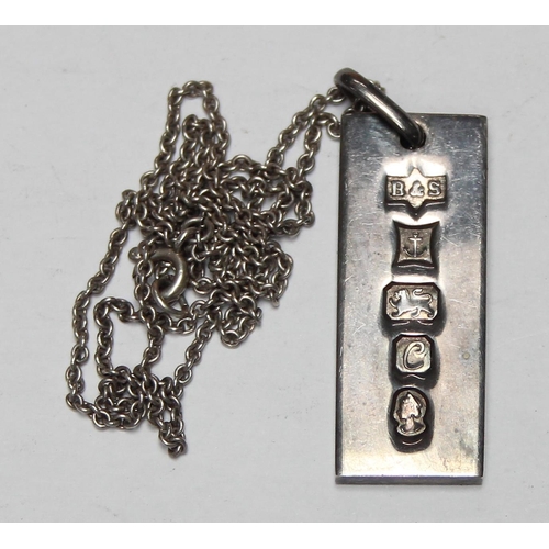 A 1977 silver jubilee ingot pendant, marked for Birmingham 1977 by ...