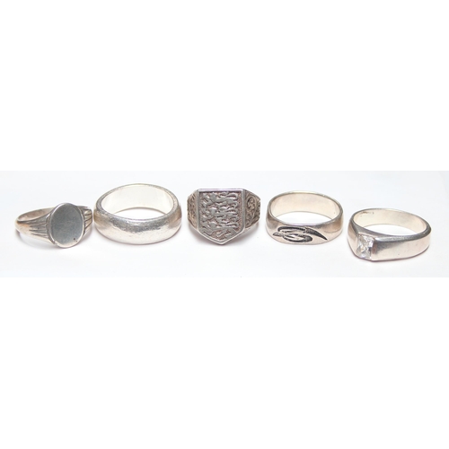 1119 - 5 assorted gents silver rings, all XRF tested to confirm, various designs, sizes S-Y, approx 36.22g ... 