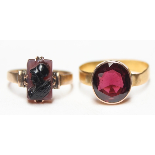 1127 - 2 gold rings, both unmarked but XRF tested, an antique hardstone cameo ring depicting a classical so... 